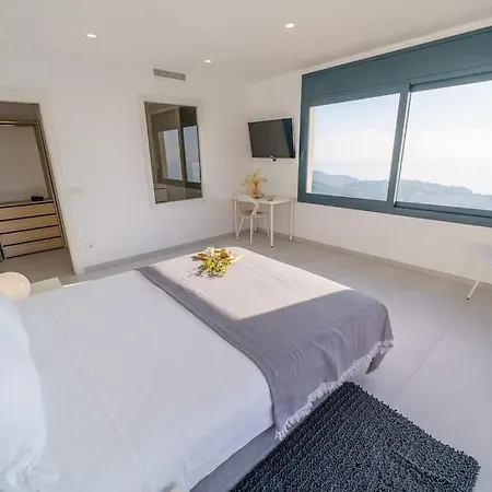 Le Paradis Villa Lloret de Mar